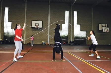 مسابقات ورزشی طناب زنی